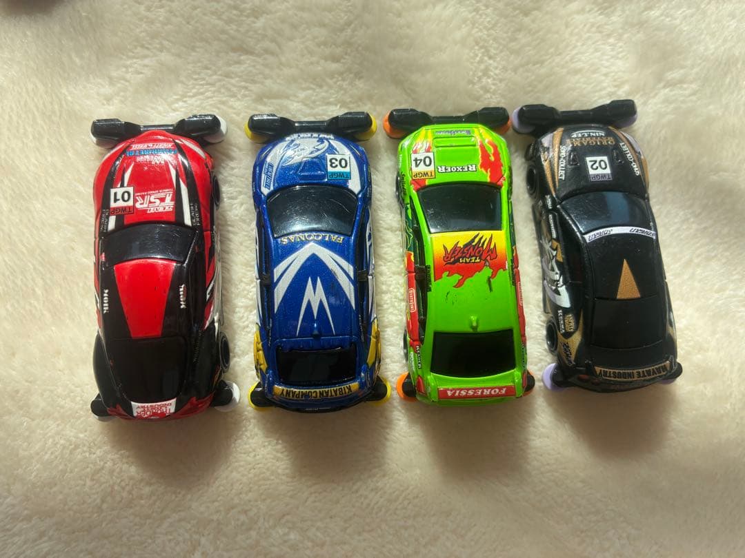 トミカスピードウェイ実況サウンドデジタルアクセルサーキット 別売のトミカ 4台付