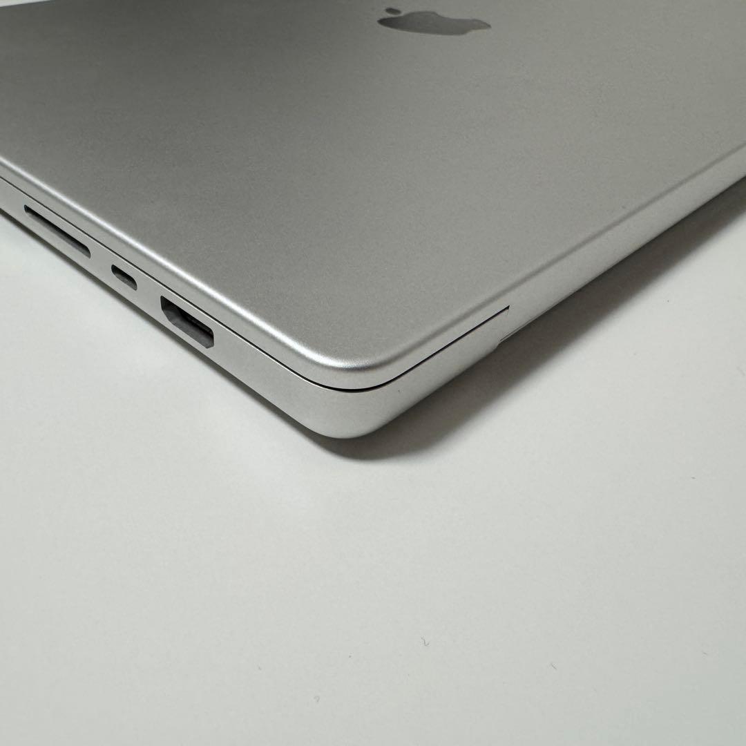 Macbook Pro 16 M1 Pro 32G 512G充放電回数111回