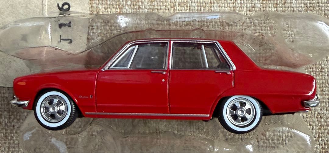 トミカリミテッドヴィンテージスカイライン 2000GT LV-162a,b