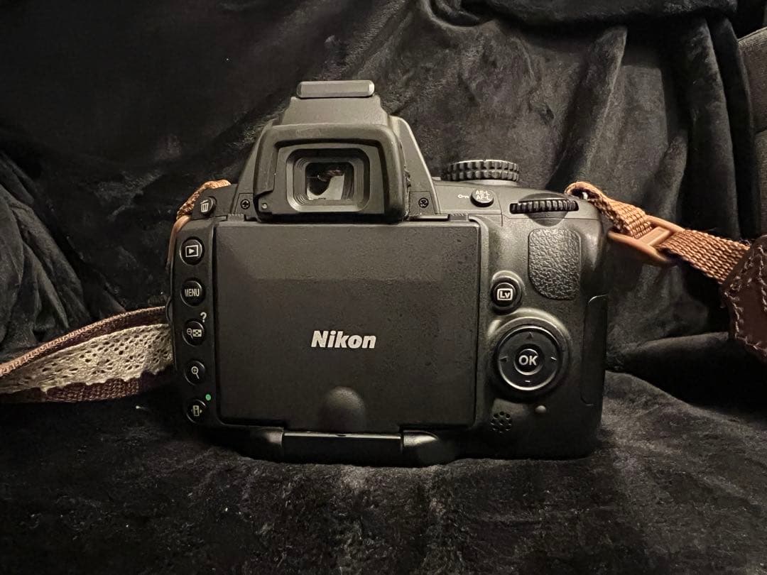 か*ん様 動作品 Nikon ニコン D5000 デジタル一眼レフカメラ MH-