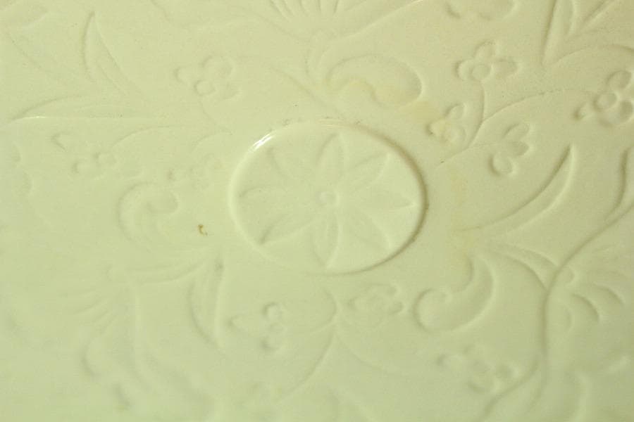 中国美術 白磁 蓮花魚紋 大碗(K-A403)