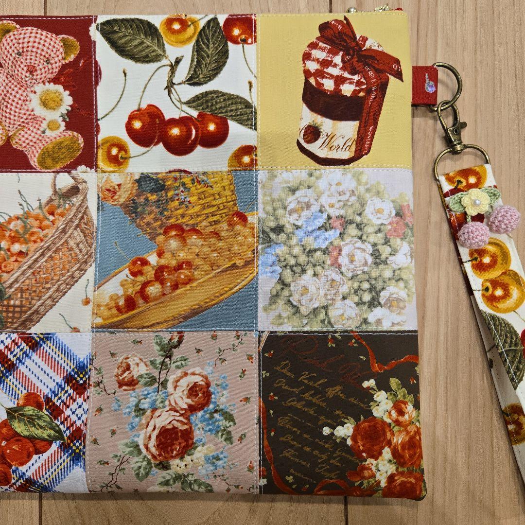 ハンドメイドパッチワークラッチバッグ・ポケットティッシュ2点セット(o^－^o)