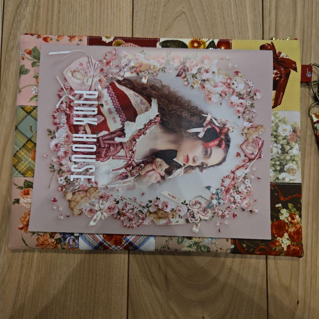 ハンドメイドパッチワークラッチバッグ・ポケットティッシュ2点セット(o^－^o)