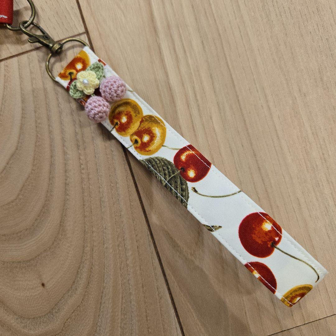 ハンドメイドパッチワークラッチバッグ・ポケットティッシュ2点セット(o^－^o)