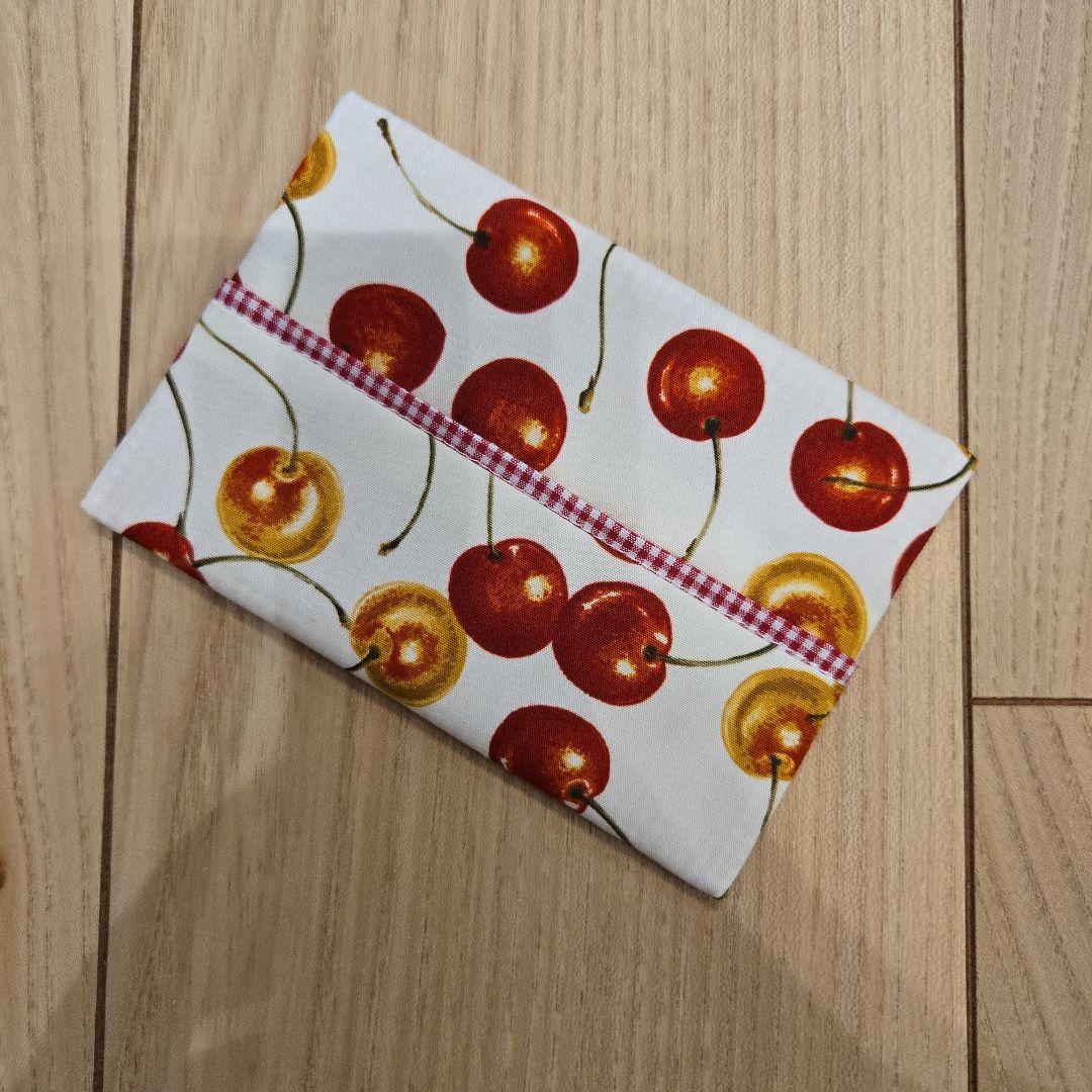 ハンドメイドパッチワークラッチバッグ・ポケットティッシュ2点セット(o^－^o)