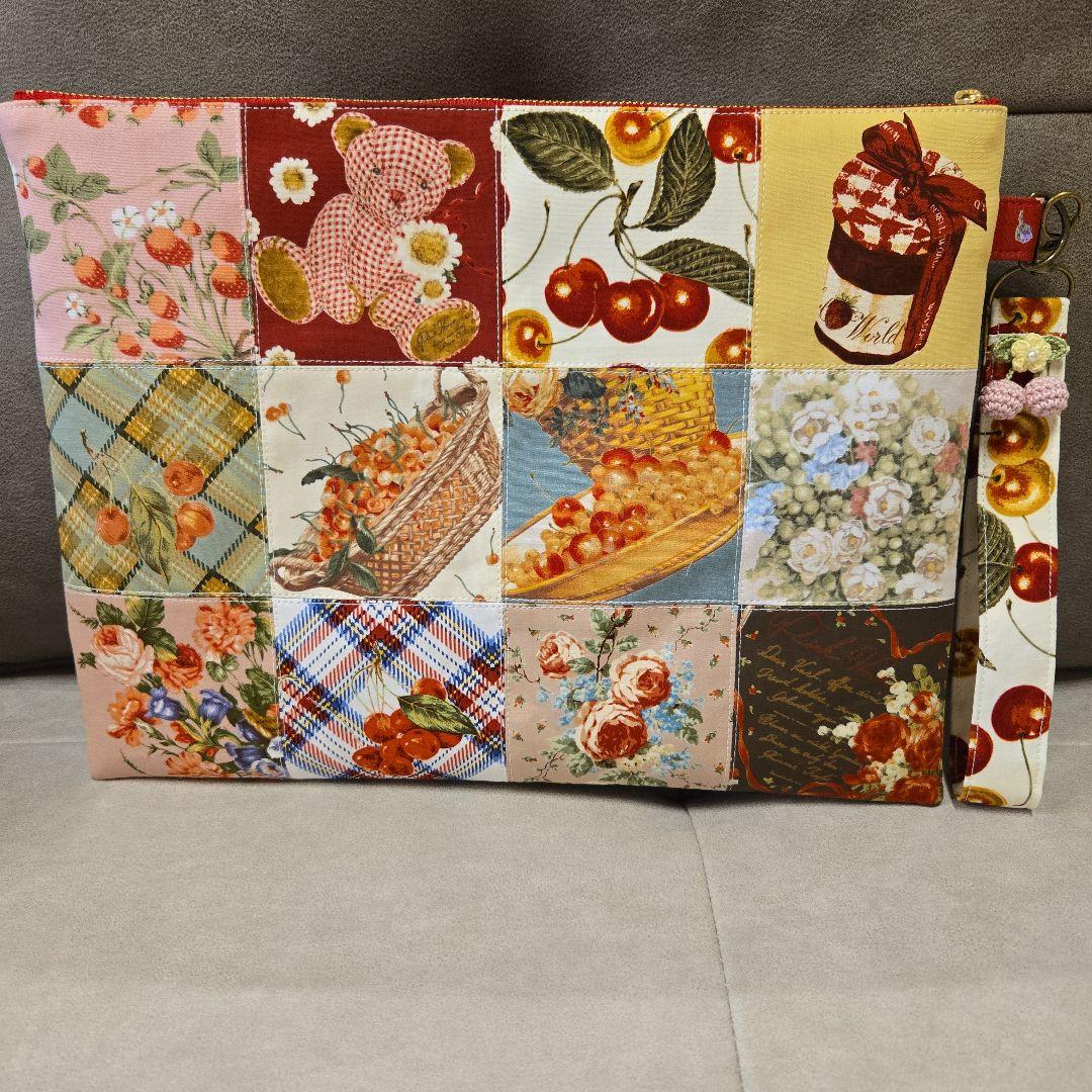 ハンドメイドパッチワークラッチバッグ・ポケットティッシュ2点セット(o^－^o)