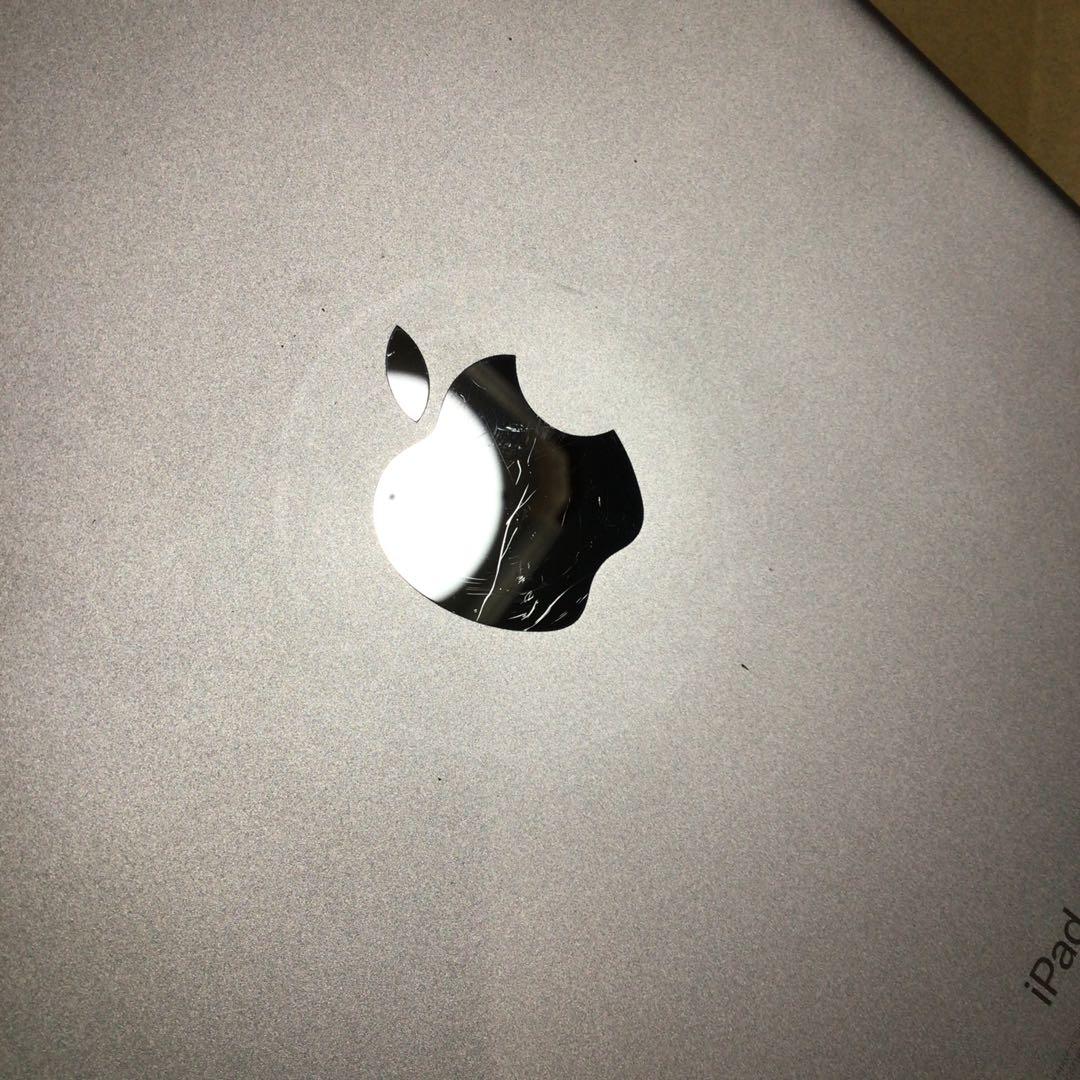 a*i様 iPad 5世代モデル　ワンオーナー品