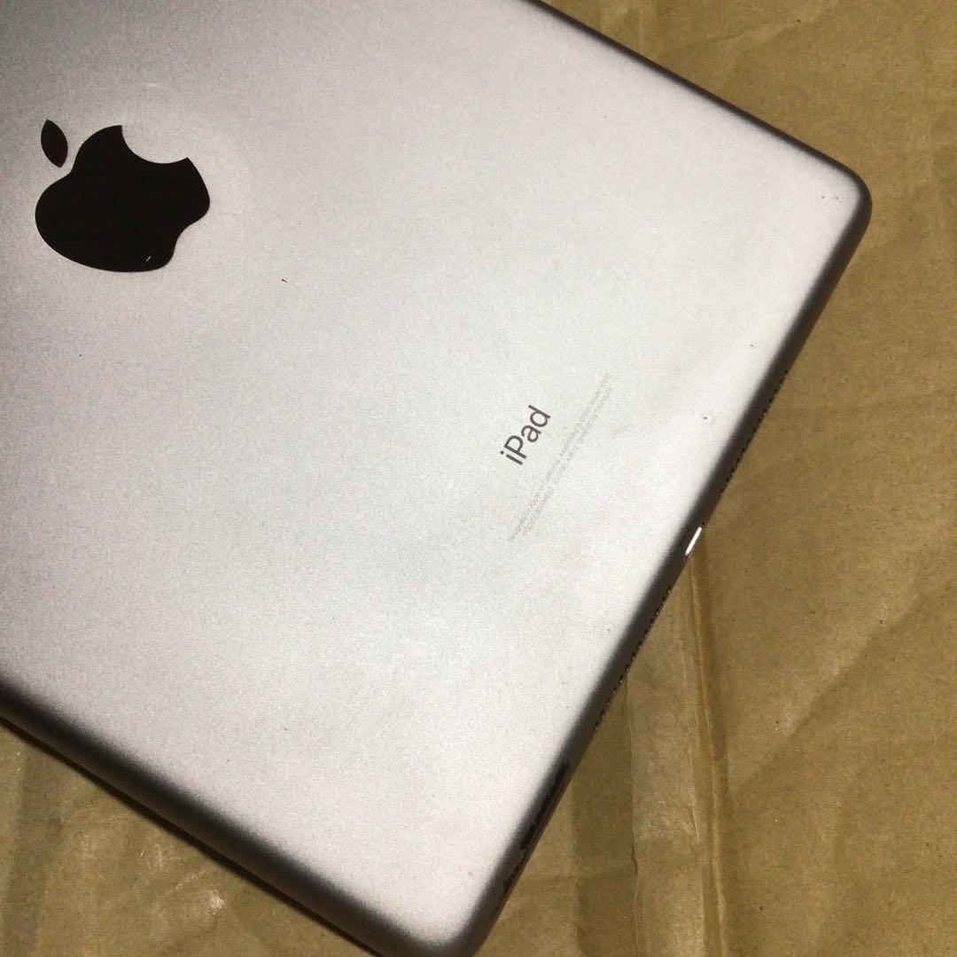 a*i様 iPad 5世代モデル　ワンオーナー品