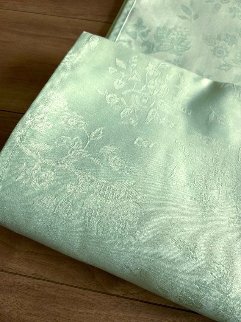 ミントン テーブルクロス ハドンホールアイビー ライトグリーン 130×200