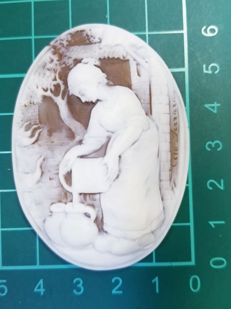 KS-978 【チロ・フェラーラ作】天然シェルカメオルース