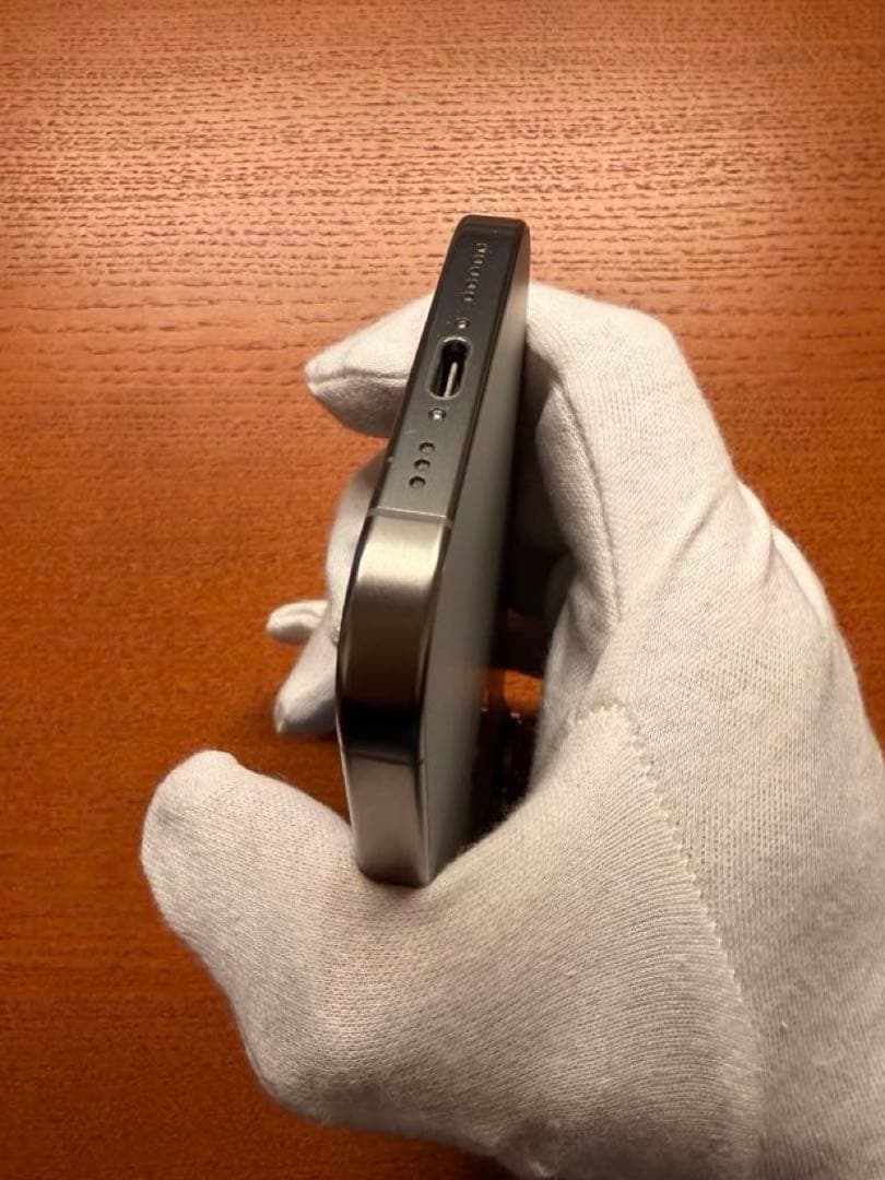 【極美品/純正ケース付き】iPhone 16 Pro 256GB SIMフリー