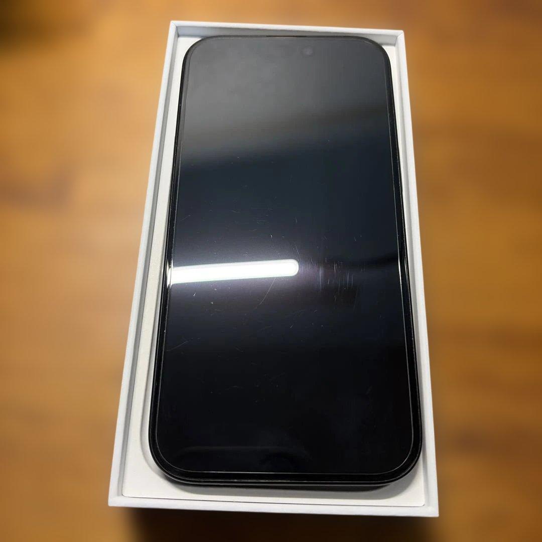 Apple iPhone 15 ブラック　美品