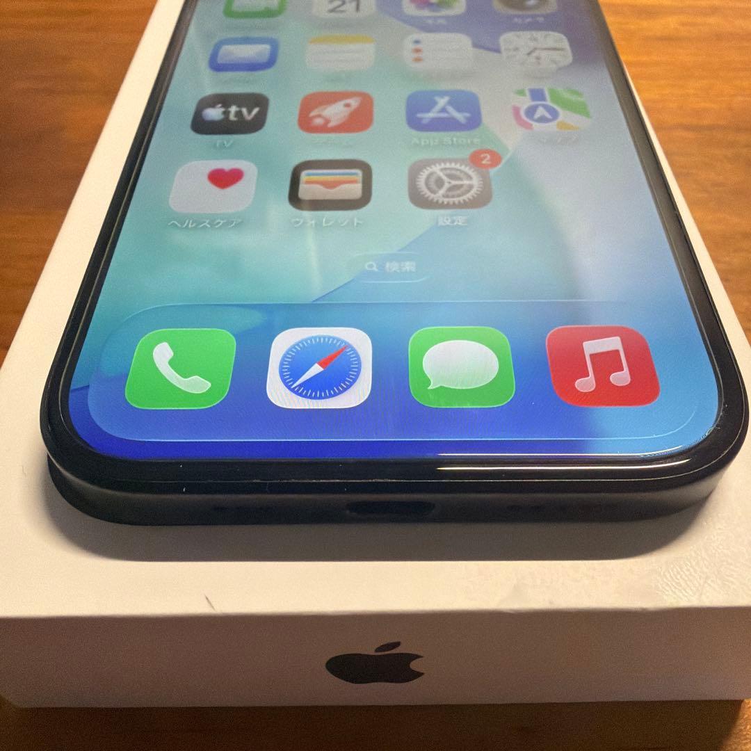 Apple iPhone 15 ブラック　美品
