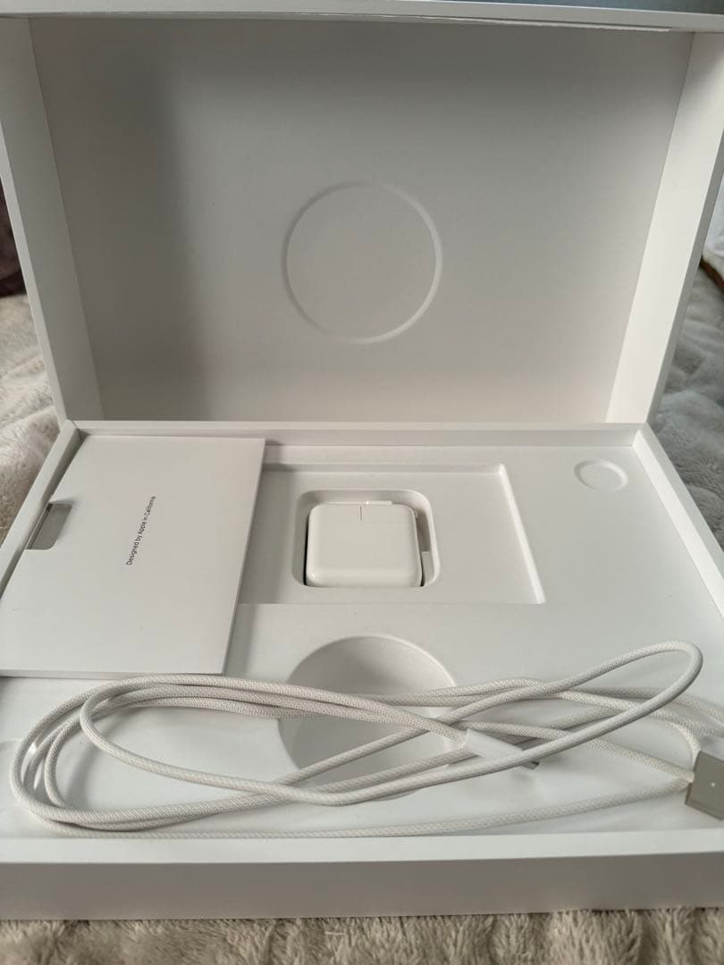 MacBook Air M4チップ 13インチ メモリ16GB スターライト