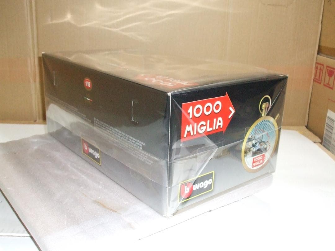 フェラーリ　２５０　テスタロッサ　（１９５７）　 ＃３３０　レースカー　１／１８