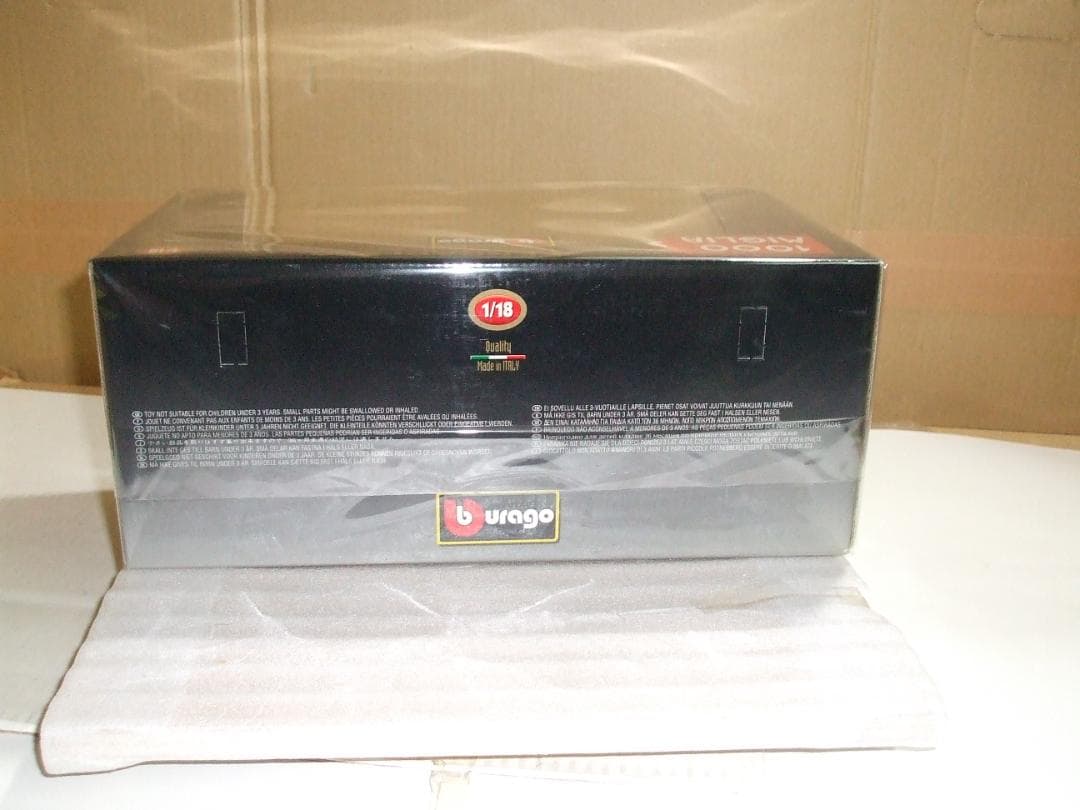 フェラーリ　２５０　テスタロッサ　（１９５７）　 ＃３３０　レースカー　１／１８