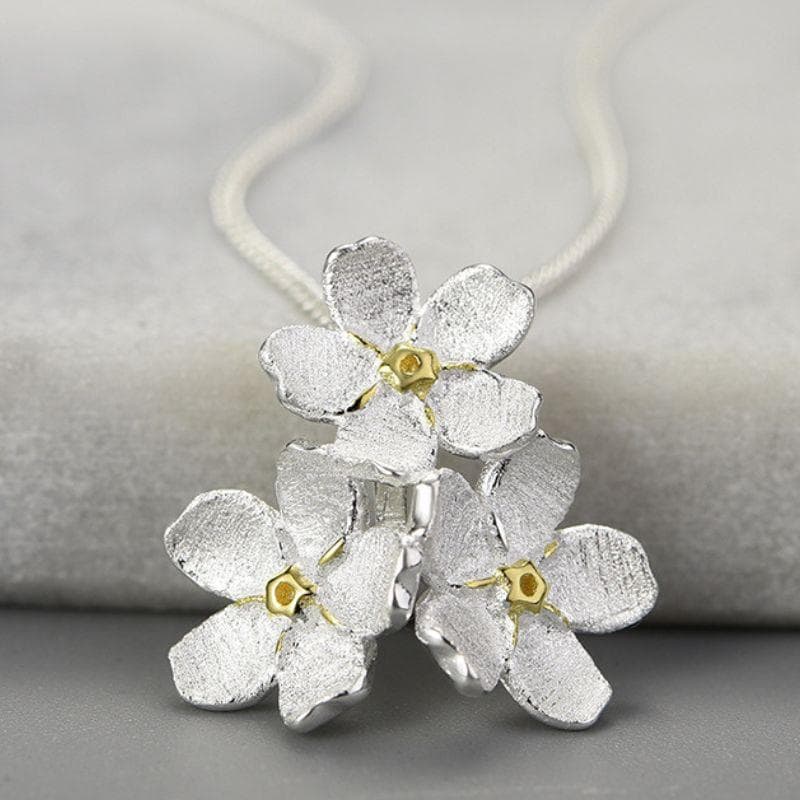 ワスレナグサのペンダント - 大切な人への贈り物に最適　R419