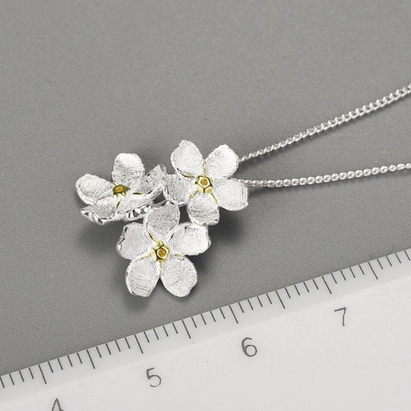 ワスレナグサのペンダント - 大切な人への贈り物に最適　R419