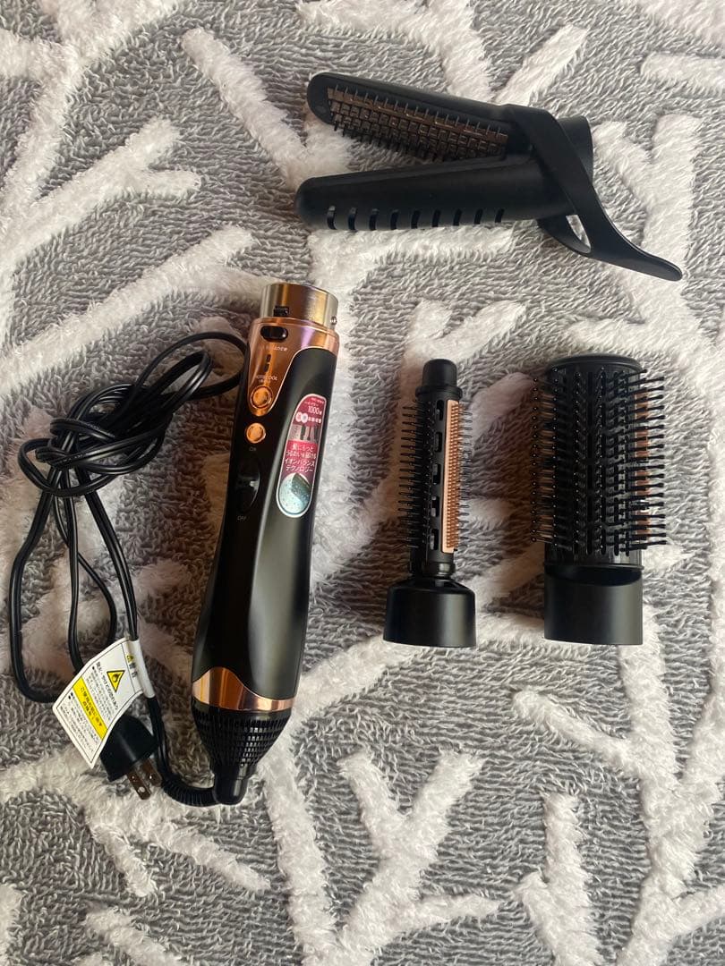 値下げ‼︎KOIZUMI ION BALANCE CURLING DRYER