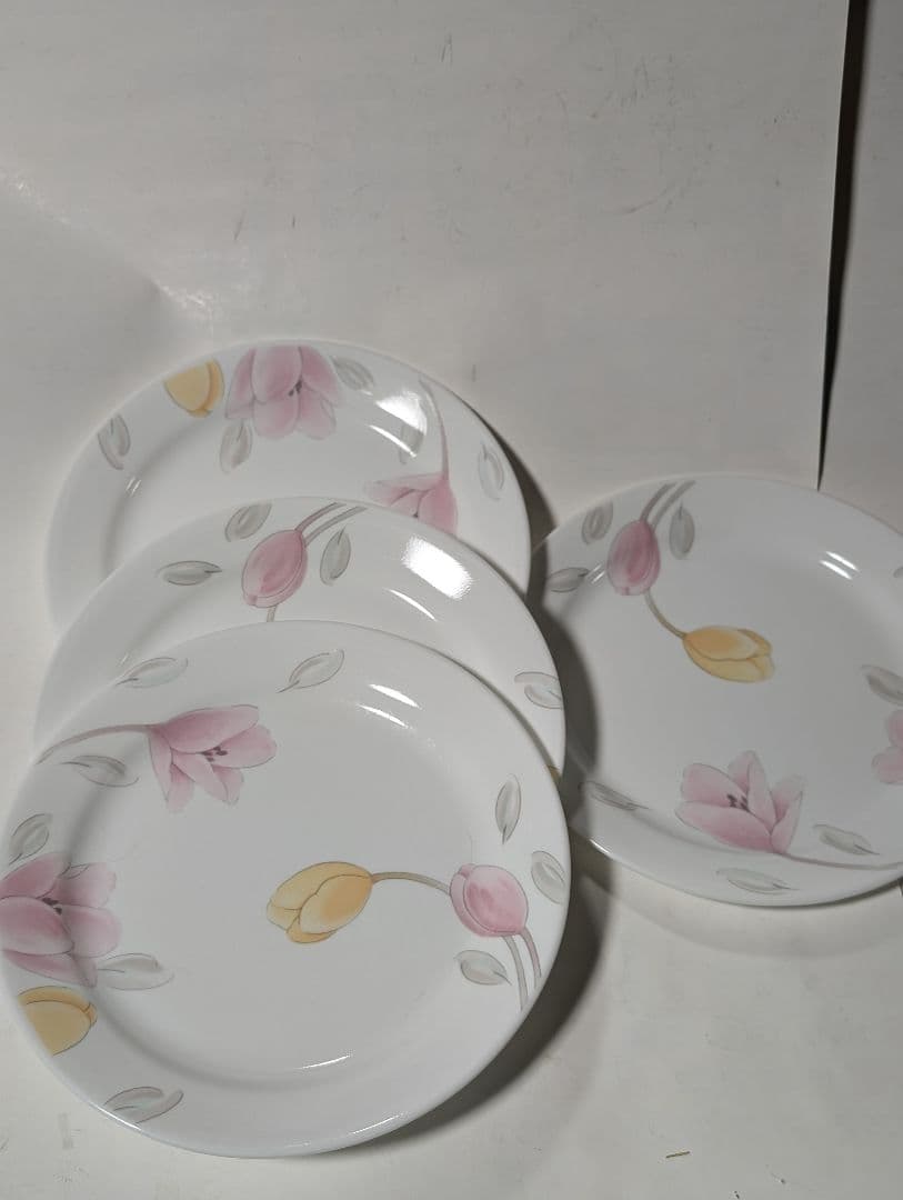 （I!!）コレール　花柄陶磁器平皿4枚セット