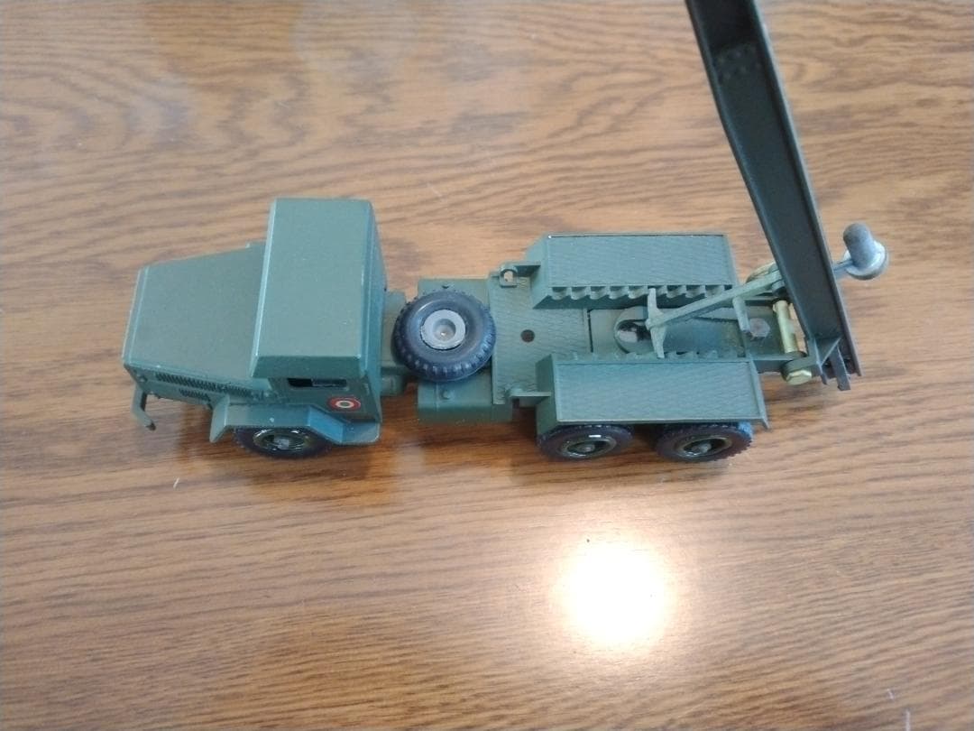 SOLIDOロケットランチャー軍用トラック201