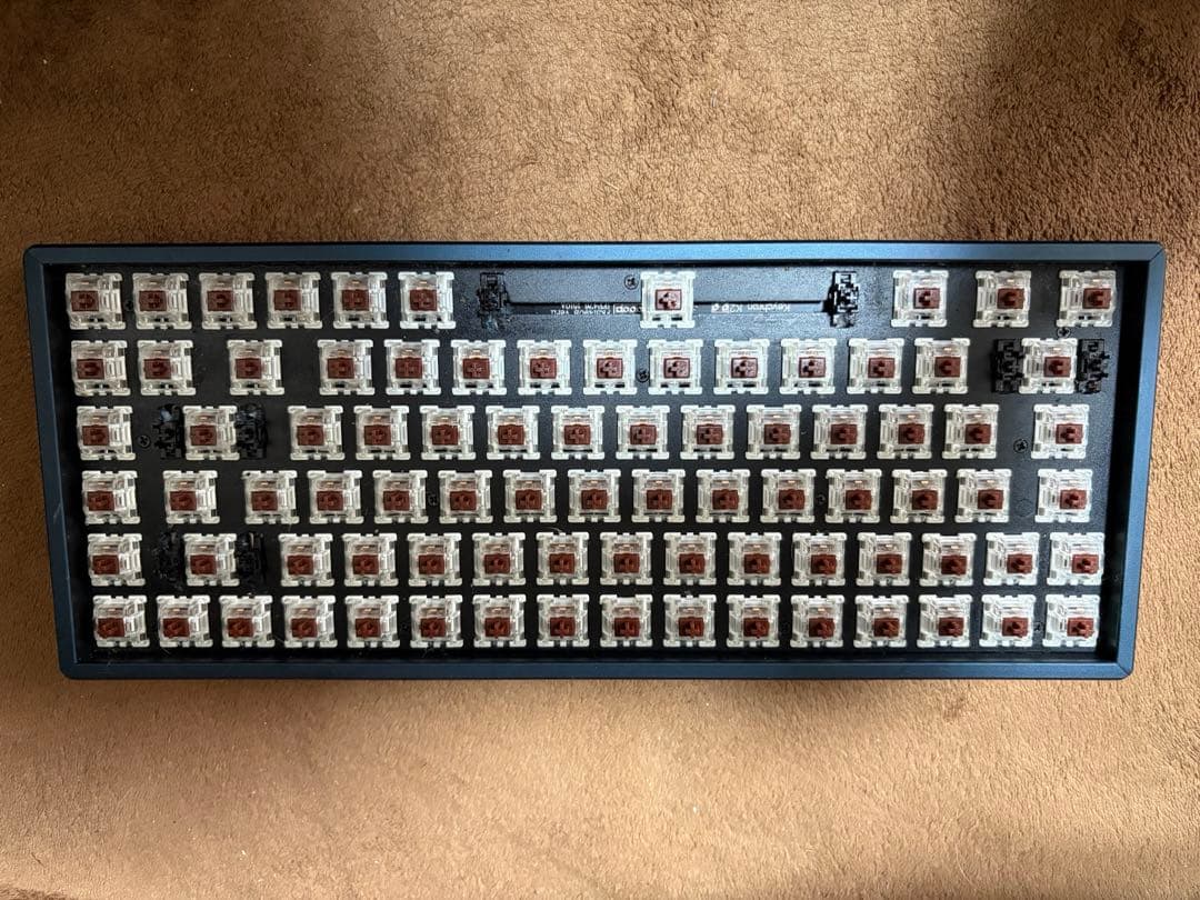 keychron k2 茶軸 ホットスワップ可能