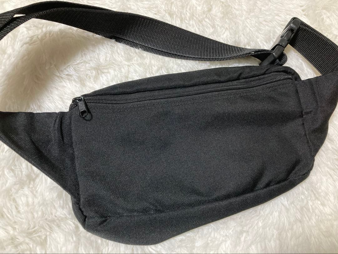 aiko LLR8 ボディバッグ　ブラック