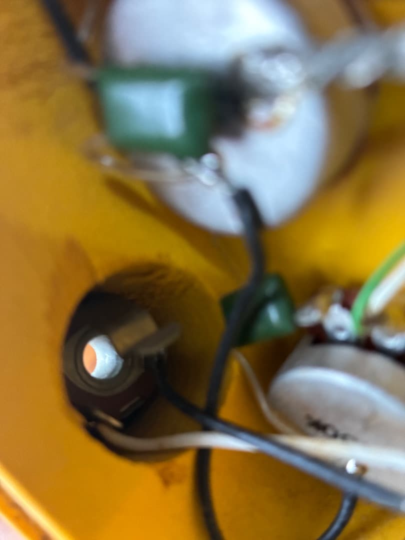 ウンジャマラミー　ギター　UJL-2000