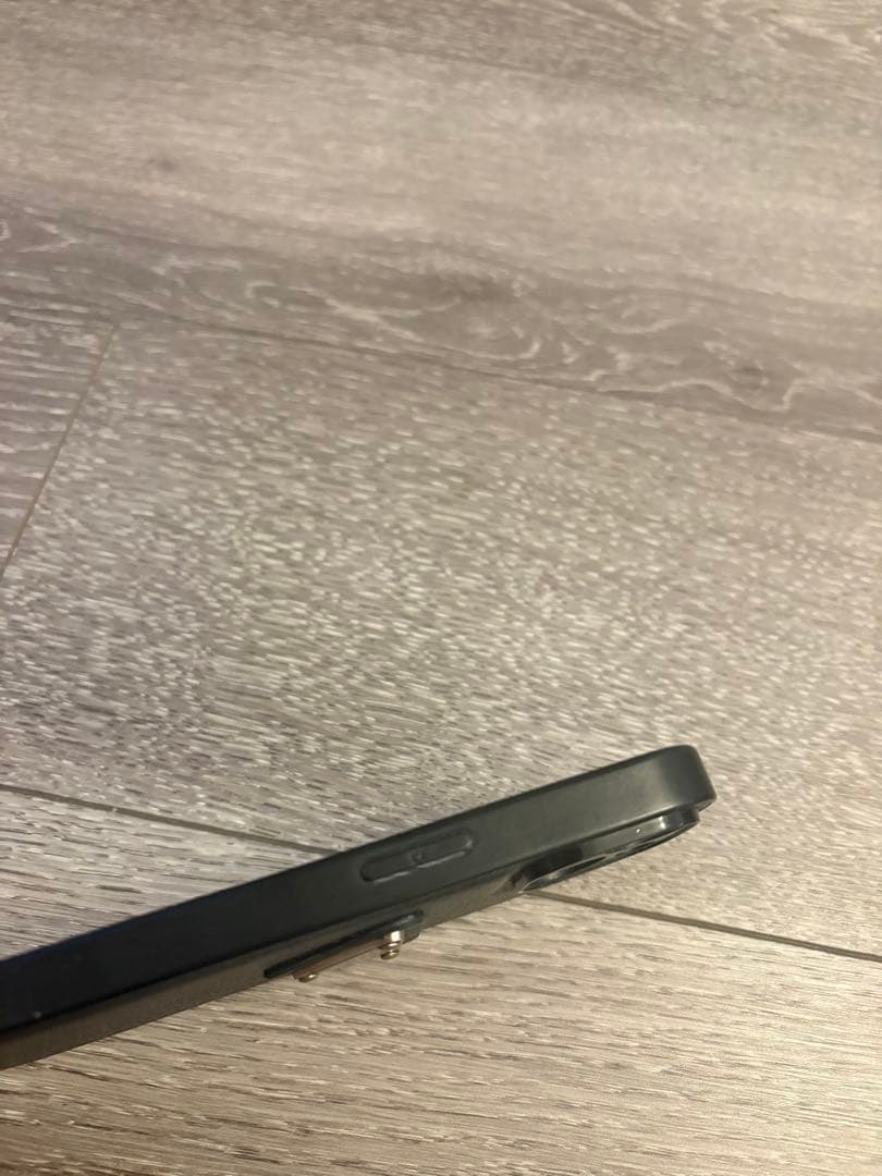 PRADA ブラックレザー iPhoneケース