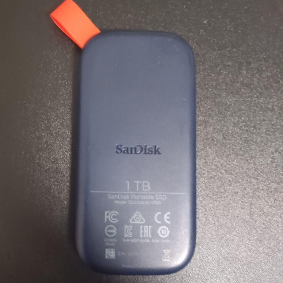 SanDisk ポータブルSSD 1TB SDSSDE30-1T00　大容量