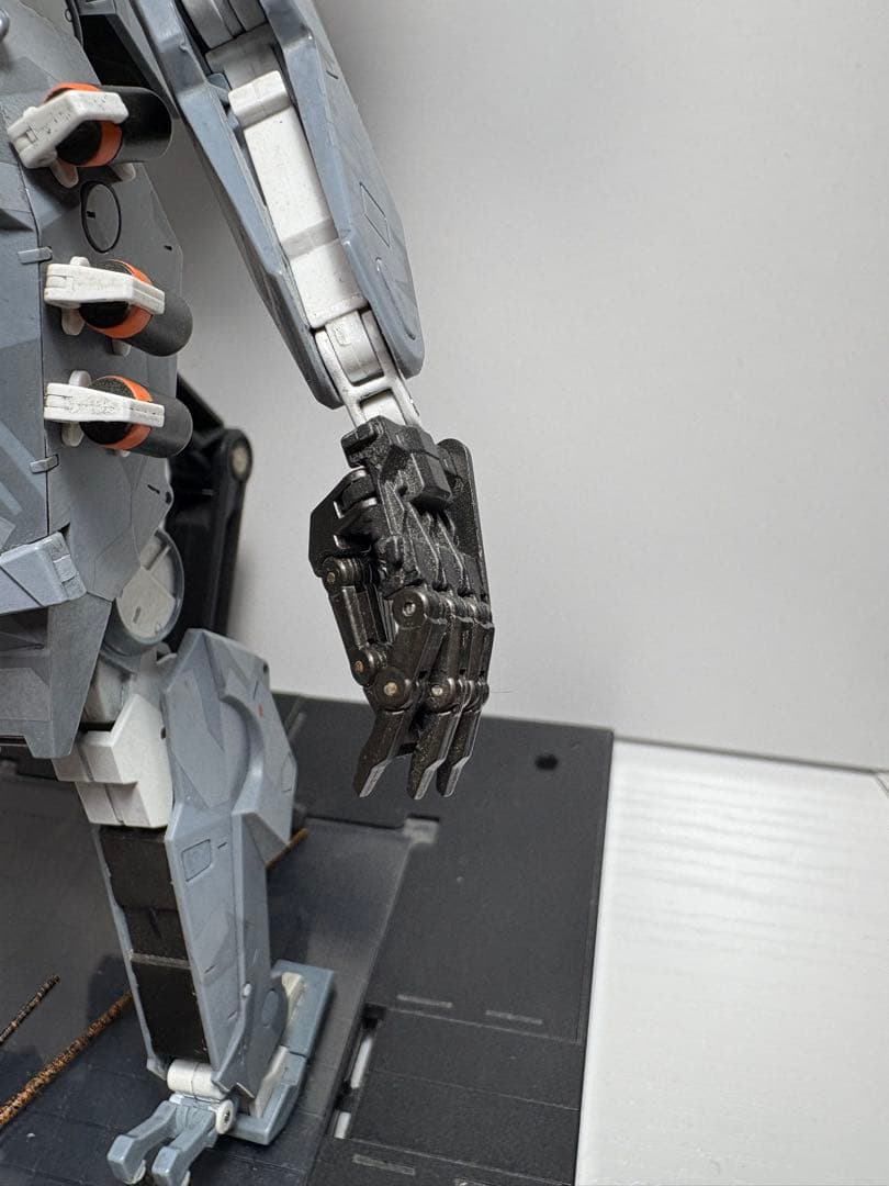 RIOBOT MGSV メタルギア サヘラントロプス　パーツ欠品あり
