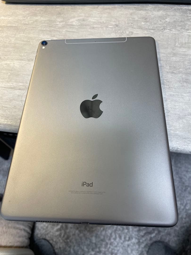 iPad Pro 10.5インチ　WiFi+Cellular