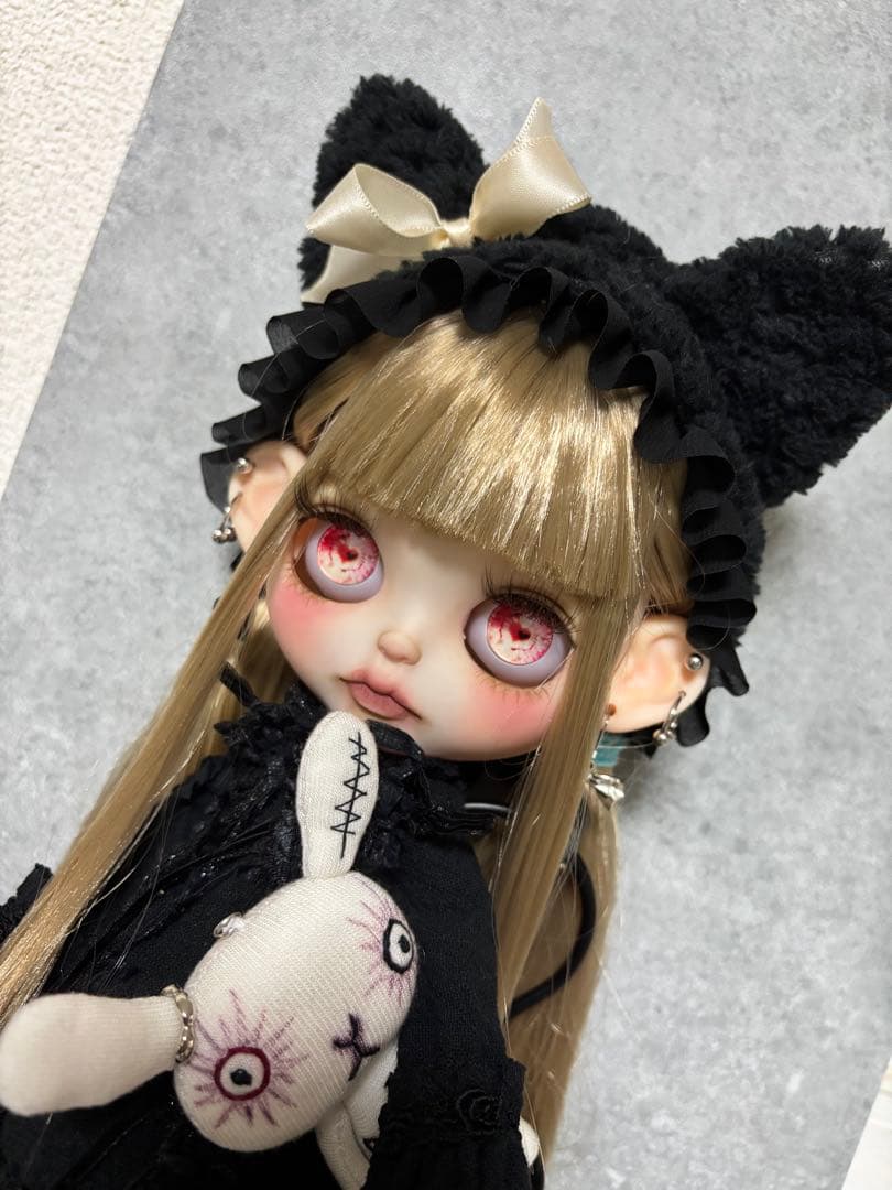 カスタムアイシードール　ネオサイズ　白肌　アリスちゃん♡ 本体＋ピアス付つけ耳