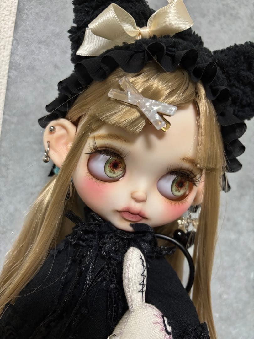 カスタムアイシードール　ネオサイズ　白肌　アリスちゃん♡ 本体＋ピアス付つけ耳