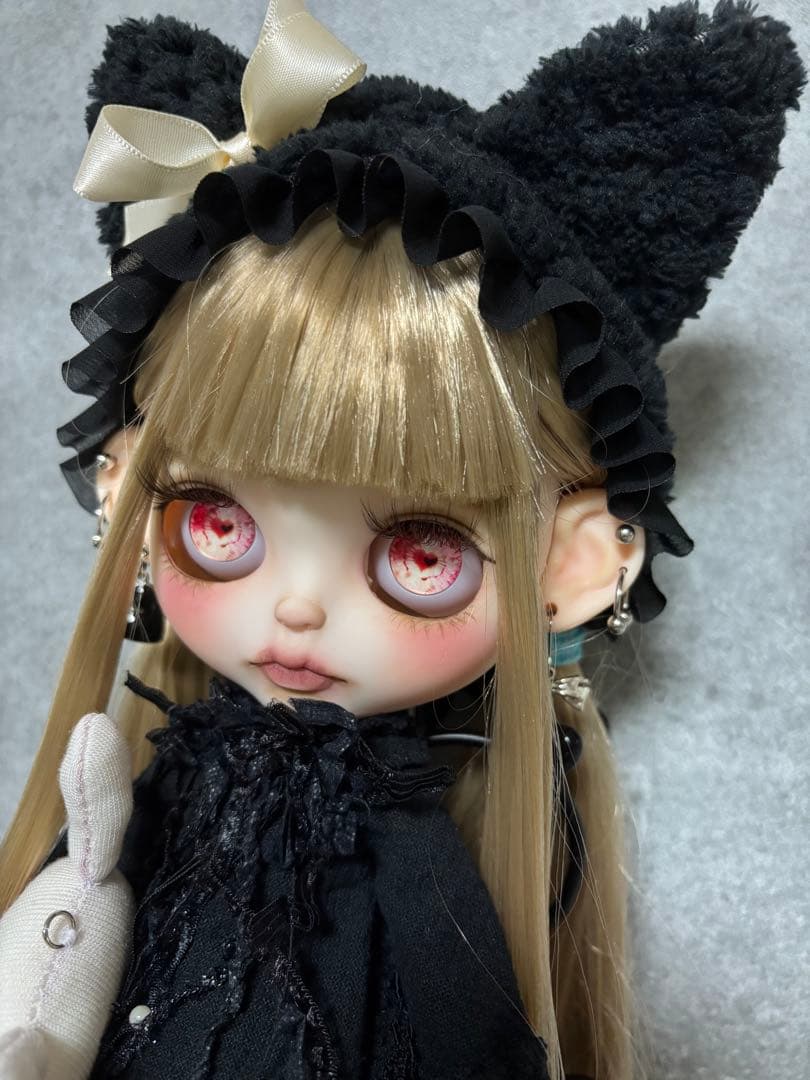 カスタムアイシードール　ネオサイズ　白肌　アリスちゃん♡ 本体＋ピアス付つけ耳