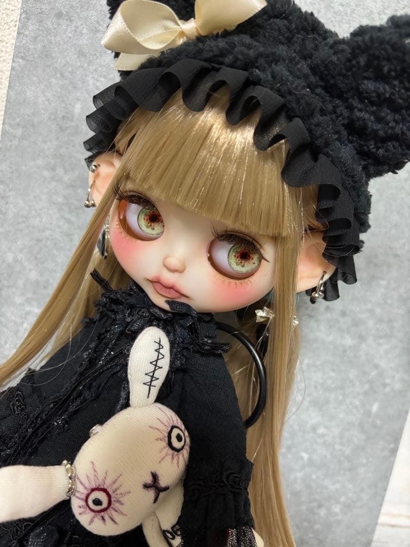 カスタムアイシードール　ネオサイズ　白肌　アリスちゃん♡ 本体＋ピアス付つけ耳