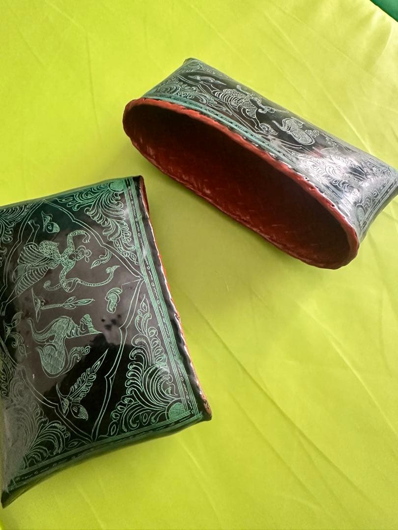 ミャンマーの竹細工小物入れ