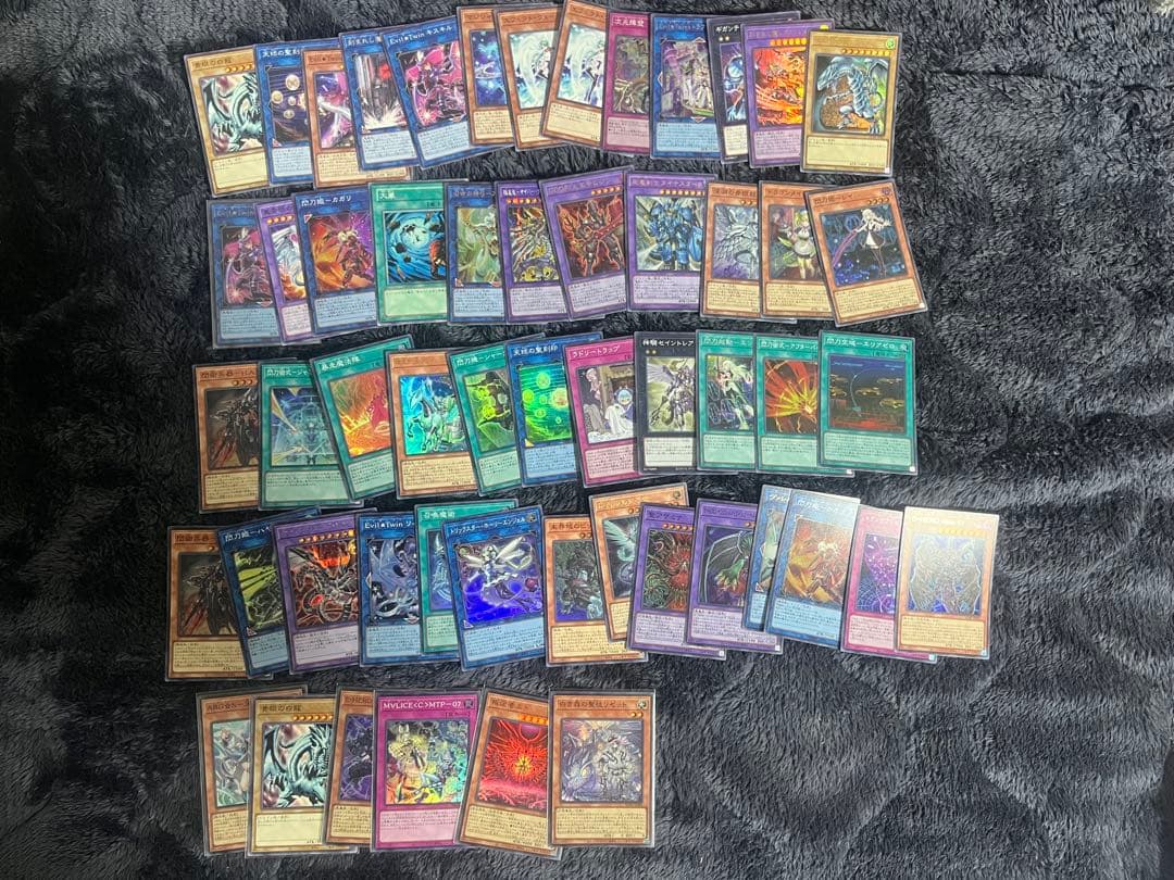 d*7様 [遊戯王]引退品！　1万枚相当　レアリティ多数