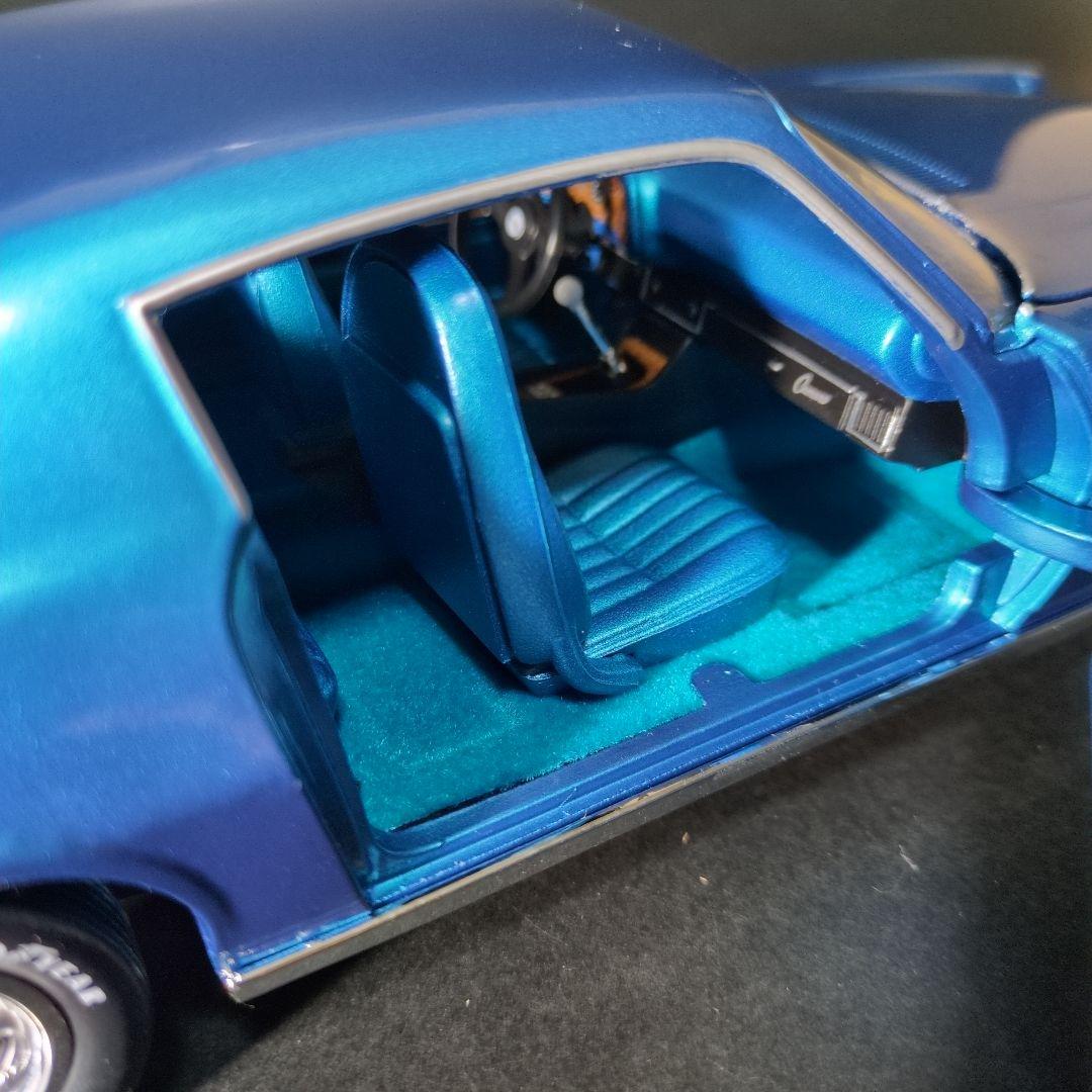 Auto World　Chevrolet Camaro SS350