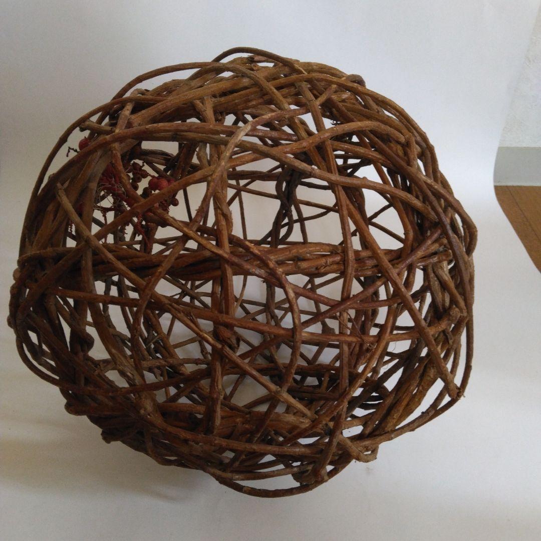 蔦葛（つた）で作った球体の籠　2個
