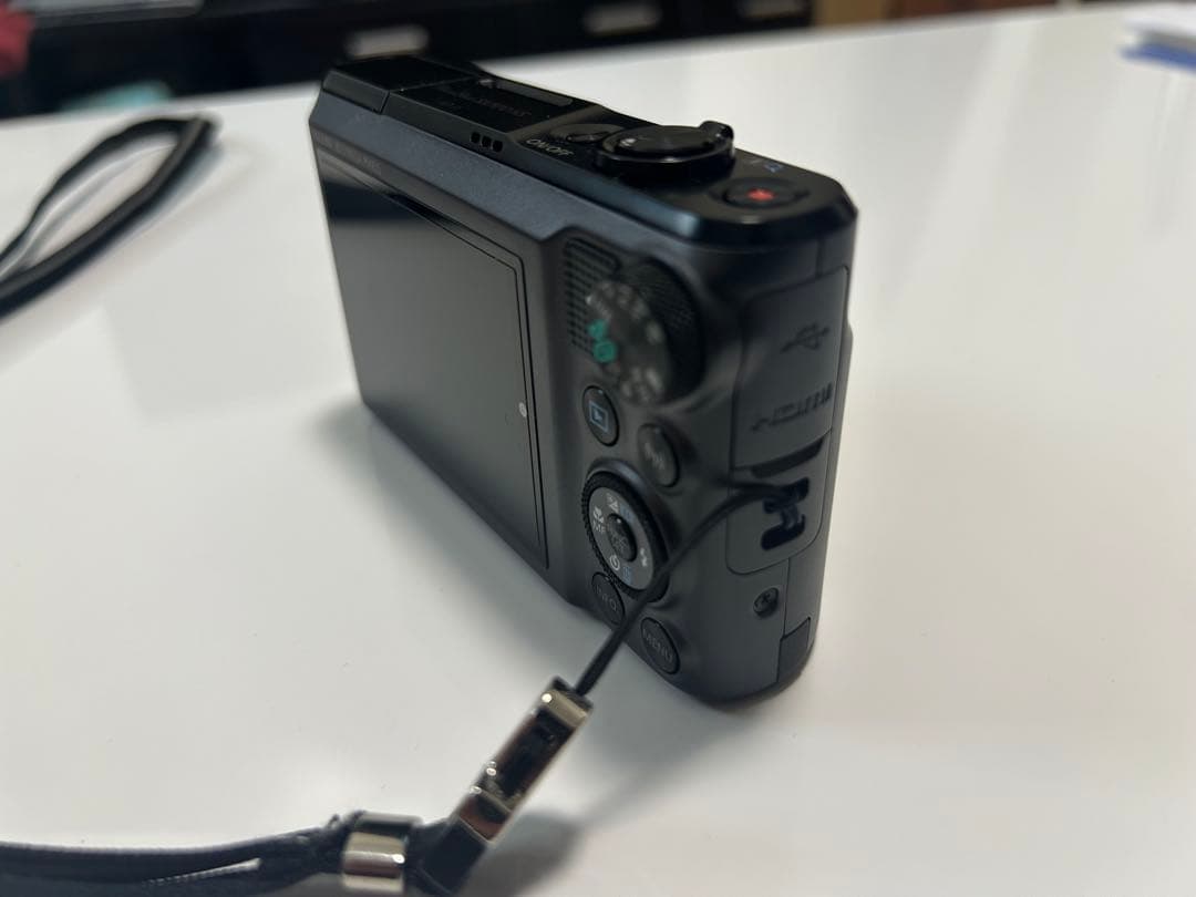 美品　Canon PowerShot SX720 HS デジカメ　ブラック
