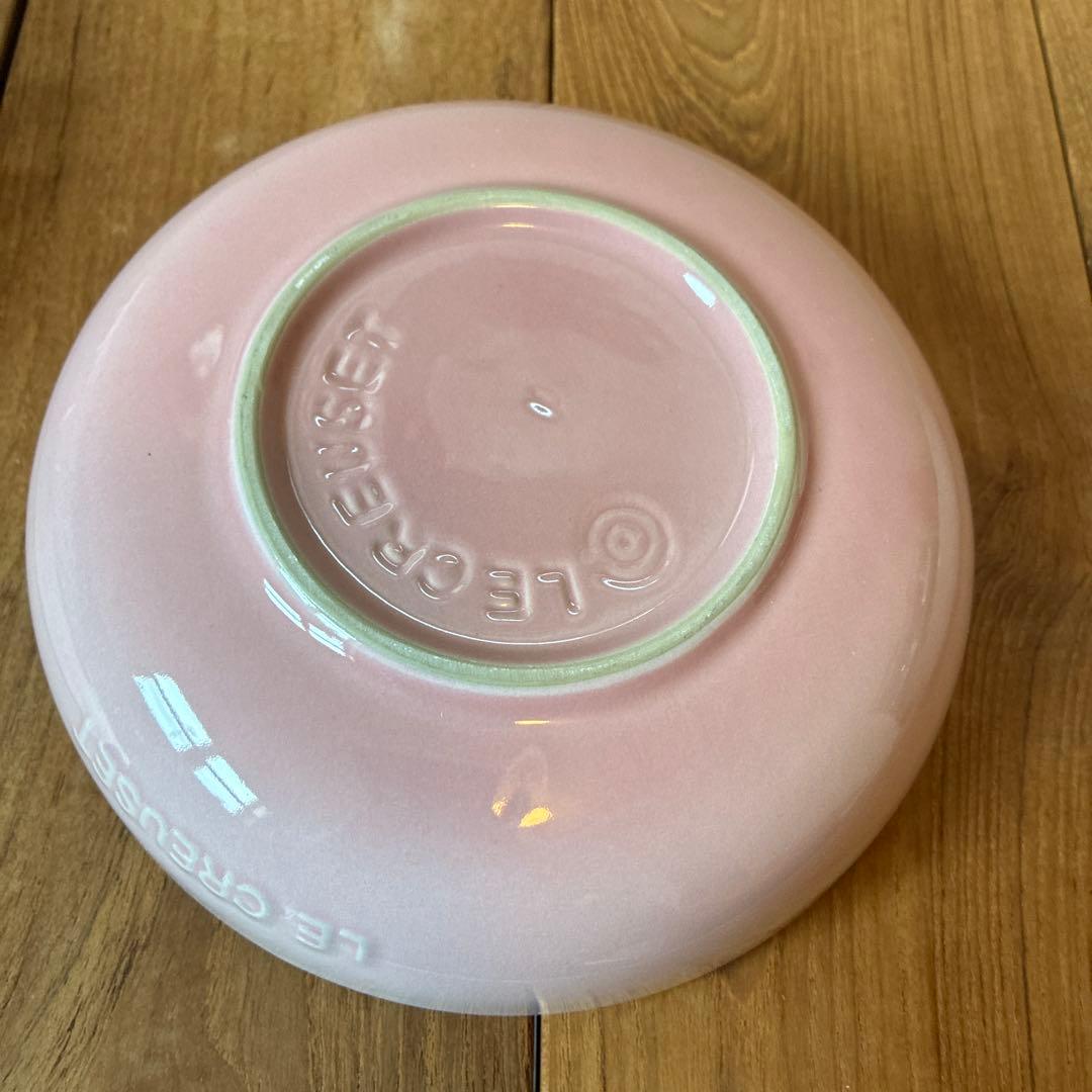 ル・クルーゼ スフィアディッシュ 18cm 4枚 ホワイト ピンク 未使用
