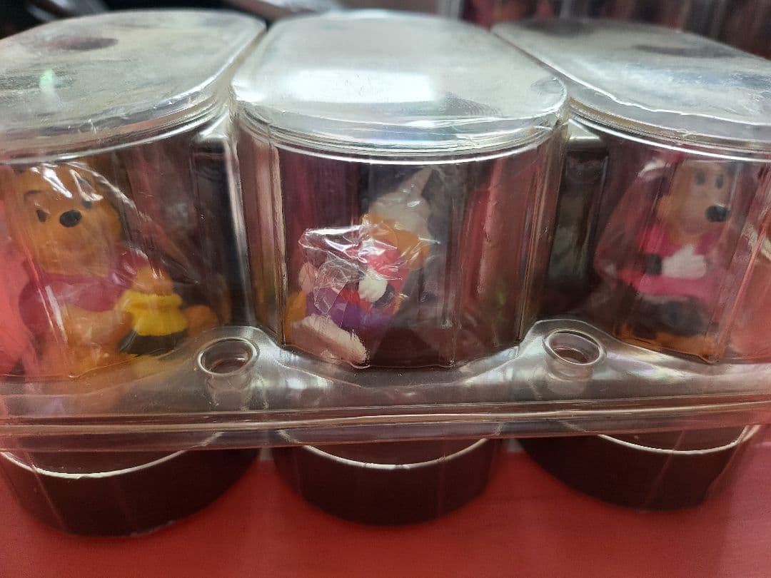 ディズニーキャラクターフィギュア18体　未開封品