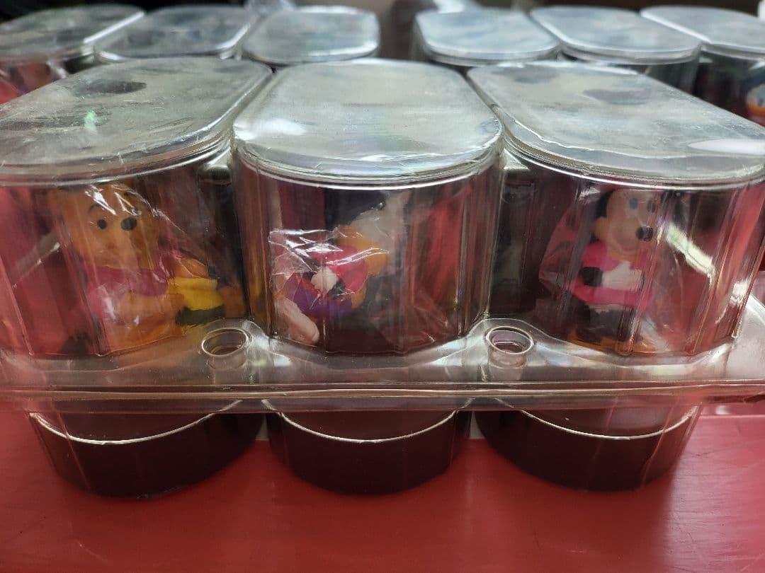ディズニーキャラクターフィギュア18体　未開封品