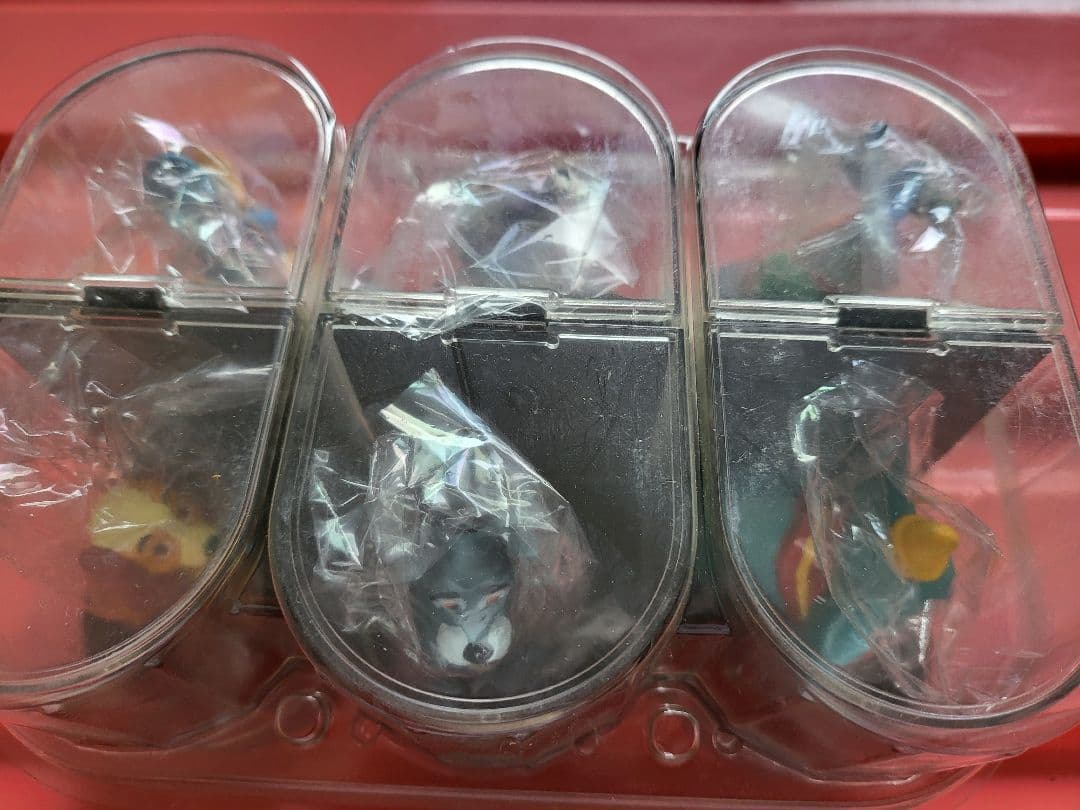 ディズニーキャラクターフィギュア18体　未開封品