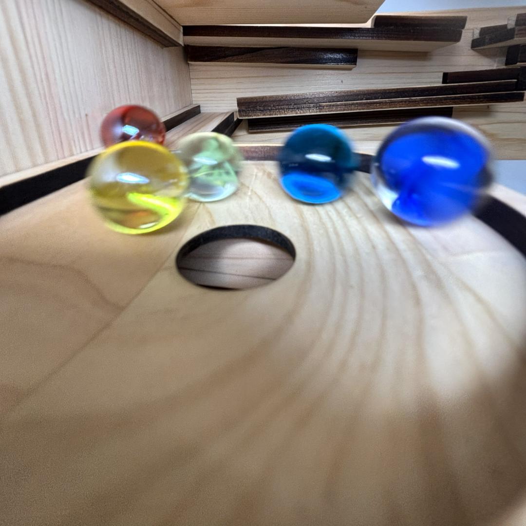 ビー玉コースター「クリエイター」木製・ハンドメイド、お子様・お孫様のお祝いに