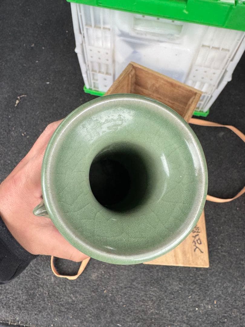 ‼️早速最後の値段‼️リサイクルFORT‼️4/4①‼️中国製の青磁色耳付き花瓶‼️保存箱