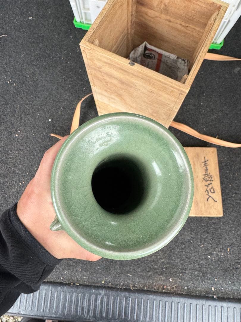 ‼️早速最後の値段‼️リサイクルFORT‼️4/4①‼️中国製の青磁色耳付き花瓶‼️保存箱