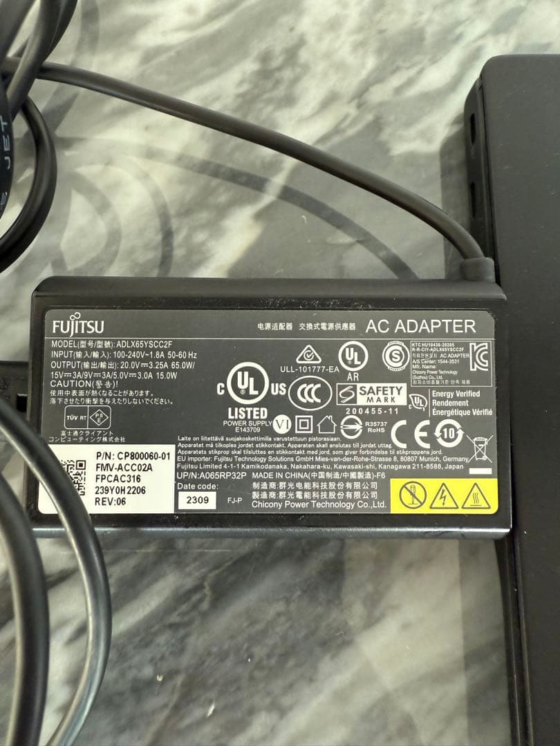 FMV LIFEBOOK U90J3B 黒 箱無し　アダプター有り