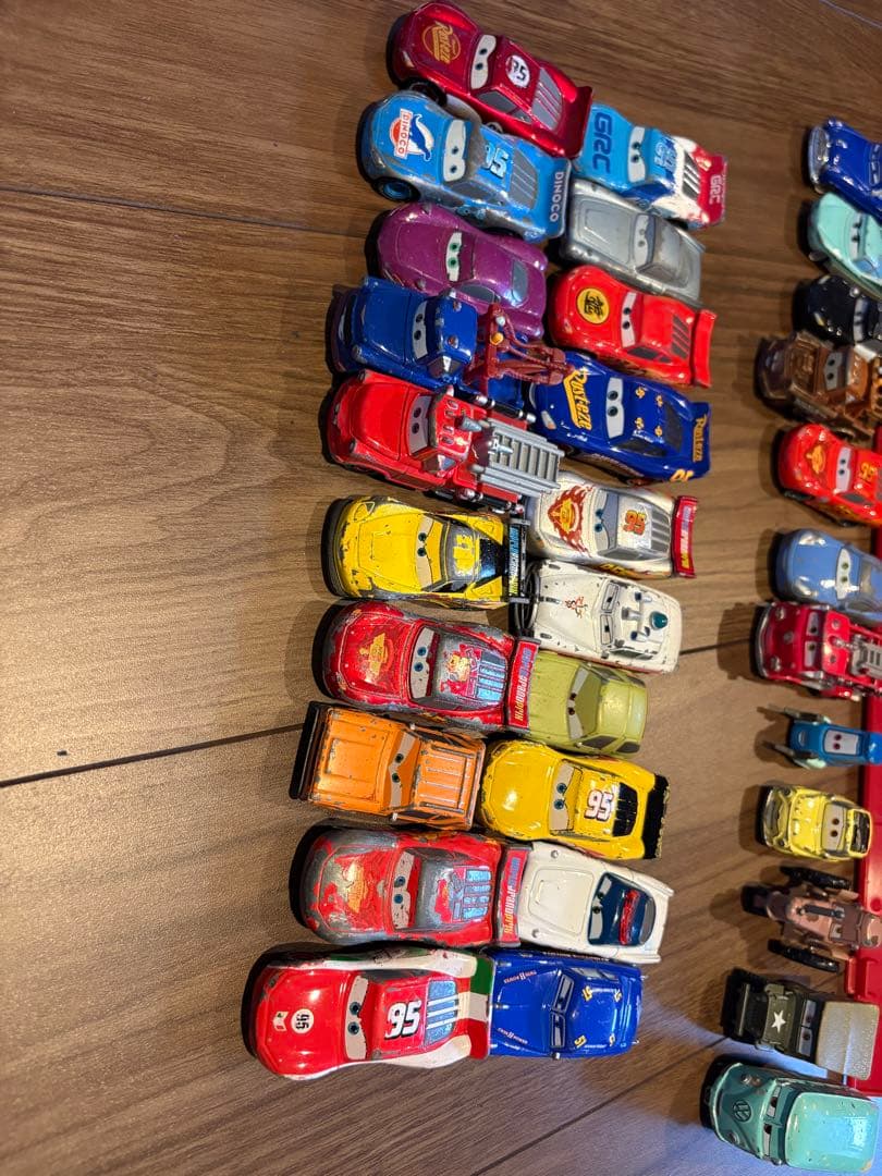 大量　44体Cars Lightning McQueen ミニカーセット